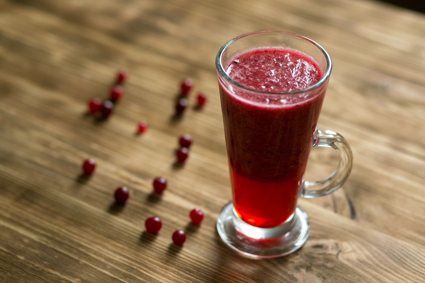 Red Superfood Powerhouse: Why Reds Supplements Outshine Greens for Bloating and Energy